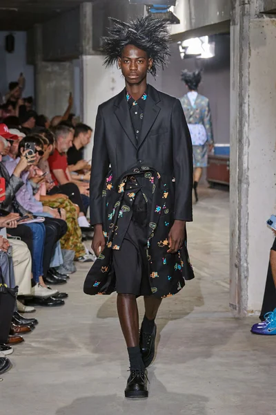 Look 19